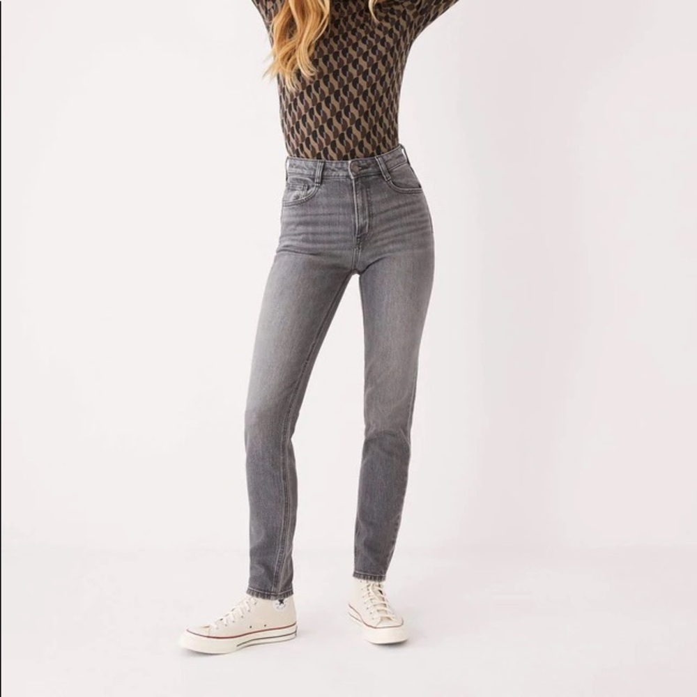 Frank & Oak Kim Comfort Slim Jean in Black